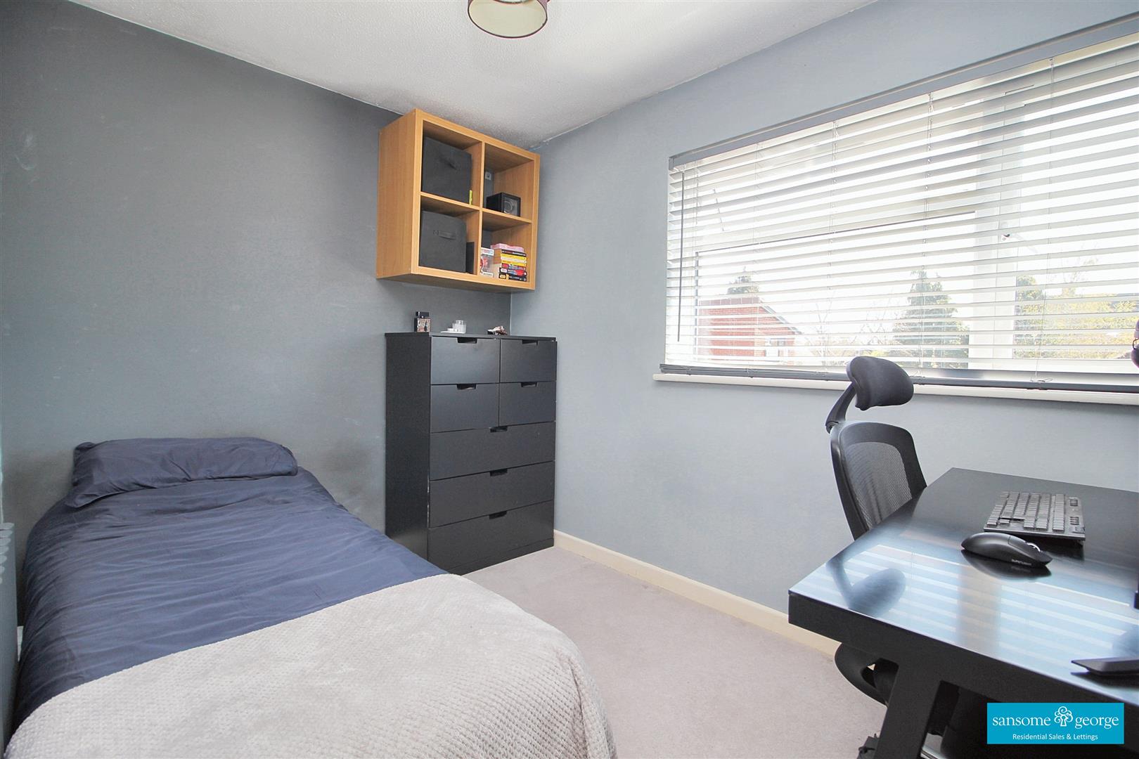 Larissa Close, Tilehurst, Reading